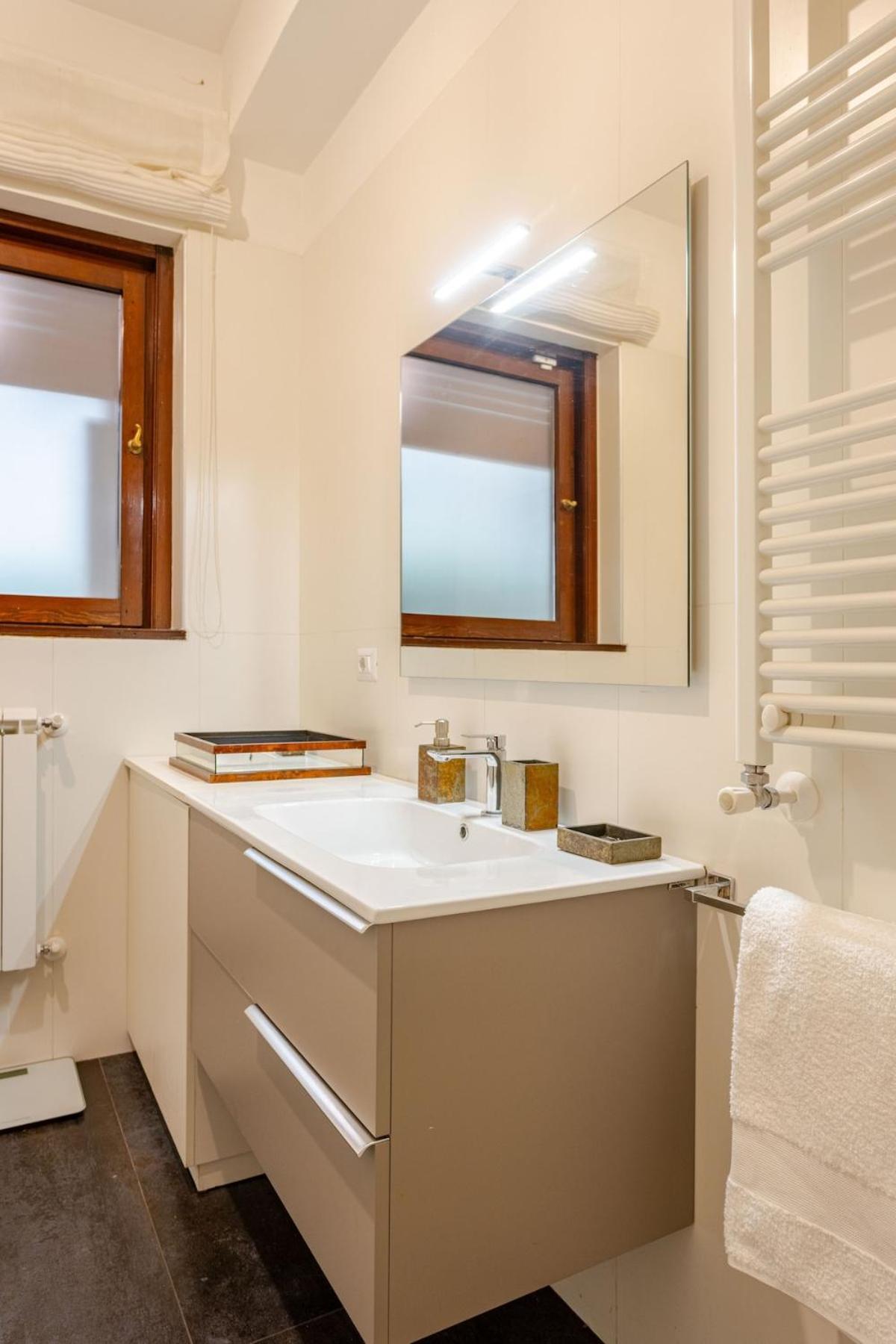 Fleming Hill - Luxury Flat With Garden And Parking Rom